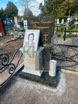 Комплекс 036 в дизайнерском оформлении из комбинации гранита
